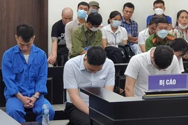 Manh động nhóm đối tượng bắt cóc người phụ nữ cùng con nhỏ, nhằm chiếm đoạt tài sản 