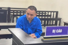 Thuê xe ô tô đắt tiền rồi bán