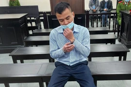 Vào tù vì đánh đập và cướp tiền của bạn sau vụ môi giới làm ăn 