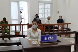 Nữ nhân viên cấp dưỡng vào tù vì học đòi thói “chạy” việc làm