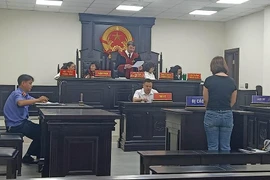 Người đàn bà cầm nửa tỷ đồng để 'chạy án' rồi... mất hút 