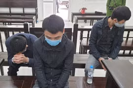 Bị chém hội đồng từ việc nói to, chửi tục trong quán ăn đêm