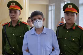 Cựu Bộ trưởng Bộ Y tế Nguyễn Thanh Long nộp thêm tiền khắc phục vụ Việt Á