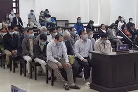 “Nhào nặn” hồ sơ vay vốn, hàng loạt lãnh đạo, cán bộ ngân hàng hầu tòa 