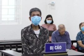 Nghịch tử tát bố giữa bữa cơm và dùng dao nhọn đâm đấng sinh thành