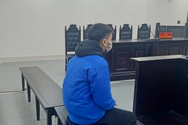 Nam thanh niên làm thuê liên tục giao cấu với bé gái con chủ quán vịt nướng