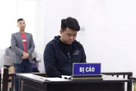 Dùng chứng minh công an nhân dân giả chiếm đoạt ô tô