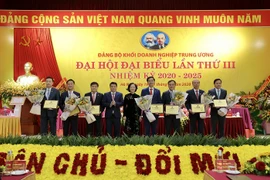 Tổ chức Lễ Gắn biển hai công trình chào mừng Đại hội Đại biểu toàn quốc của Đảng