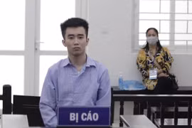 Ấm ức chuyện vợ cũ có “tình mới”, vác dao ra ngã tư đường nói chuyện