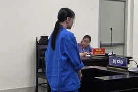 Người đàn bà cầm cố xe ô tô của người khác lấy tiền ăn tiêu