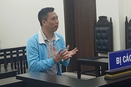 Liên tục đập phá mồ mả để ép vợ trẻ phải quay về sống chung 