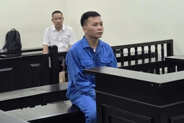 Lĩnh án phạt tù vì tổ chức cho người khác trốn ra nước ngoài