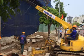 Đã phá dỡ xong sàn tầng 19 nhà 8B Lê Trực