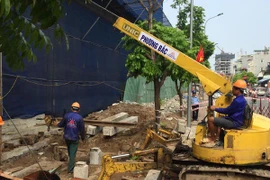 Đã phá dỡ xong sàn tầng 19 nhà 8B Lê Trực