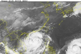 Hai siêu bão nối đuôi nhau tràn vào Biển Đông