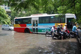 Bắc bộ mưa rào và giông cục bộ, trời mát mẻ