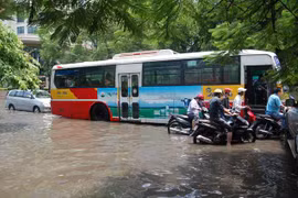 Bắc bộ mưa rào và giông cục bộ, trời mát mẻ