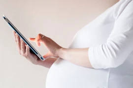 Tranh cãi dữ dội quanh bộ phát wifi “phụ nữ có thai”