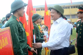 Nắm chắc gậy Trường Sơn, tiếp bước truyền thống anh hùng