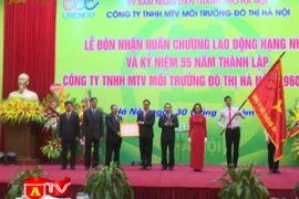 Công ty Môi trường đô thị Hà Nội đón nhận Huân chương Lao động hạng Nhất