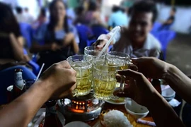 Đâm chết bạn nhậu rồi uống thuốc trừ sâu tự tử