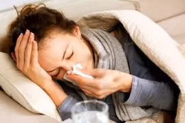 Ngủ ít, dễ bị cảm lạnh