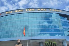 Để người dân tôn vinh