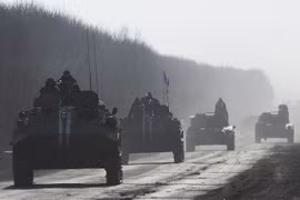 Quân đội Ukraine đưa hàng trăm pháo tự hành tới miền đông