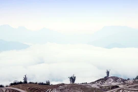 Ngược nguồn dòng xanh sông Hồng