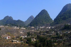 Độc đáo chợ phiên Mốc 9 