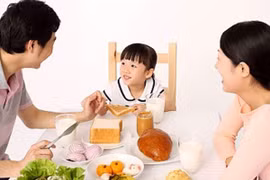 Bữa sáng đúng cách cho trẻ