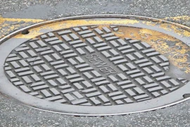 Nắp cống thông minh vừa chống trộm, vừa giảm tiếng ồn