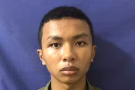 Khởi tố gã thanh niên 16 tuổi giở trò đồi bại với cô bé 8 tuổi