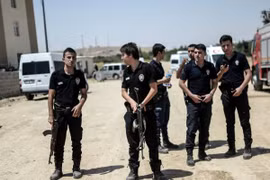 Sa thải hàng loạt, Thổ Nhĩ Kỳ gấp rút tuyển dụng lượng cảnh sát ‘khủng’