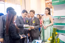Bộ trưởng Bộ Công thương tham quan gian hàng Stroman tại VietNam Expo 2016