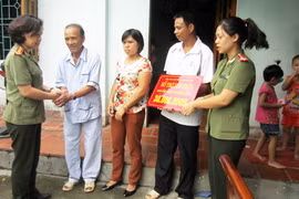 Tình đồng đội giữa mùa mưa bão