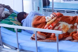 Phía sau chuyện “phi công trẻ” bị đánh ghen vì “mây mưa” với bà chủ