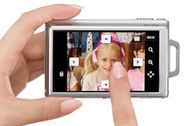 Phát bệnh kỳ lạ vì… nghiện công nghệ cao