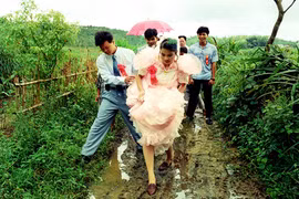 Đàn ông Trung Quốc ngày càng khó lấy vợ