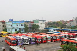 Truy quét mạnh xe dù, cò mồi tại bến xe Nước Ngầm