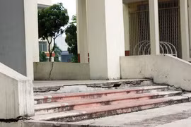 Nhiều công trình tiền tỷ xuống cấp nghiêm trọng
