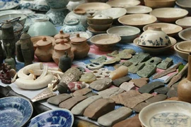 Chợ phiên trong lòng phố cổ