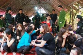 Lão bà trong sới bạc tiền tỷ