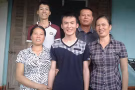 Thủ khoa… chân đất với giấc mơ cứu người