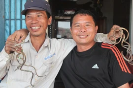 Người đàn ông có móng tay dài nhất Việt Nam