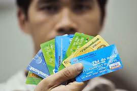 Mỗi thẻ ATM, ngân hàng siết 1,7 triệu tiền phí/năm