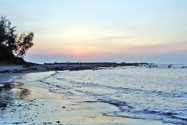 Thiên đường biển ở nơi cát trắng, gió Lào