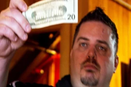 Lật tẩy công nghệ in đô la siêu giả mới