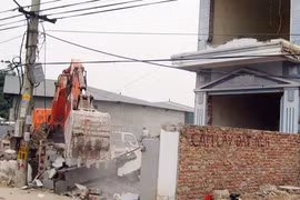 Xử lý công trình không phép, sai phép: Không thể phạt tiền cho tồn tại