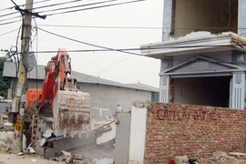 Xử lý công trình không phép, sai phép: Không thể phạt tiền cho tồn tại